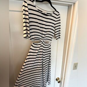 Light swingy cut out dress, fun and summery